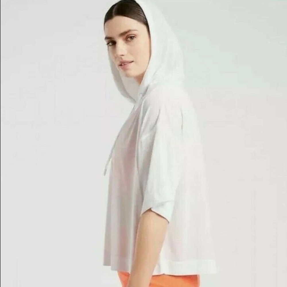 Athleta Hooded Vapor Tee Size medium NWT